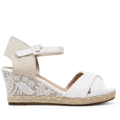 Sandalias cuña Mandarina monica blancas con tiras cruzadas y bordado de encaje en la cuña